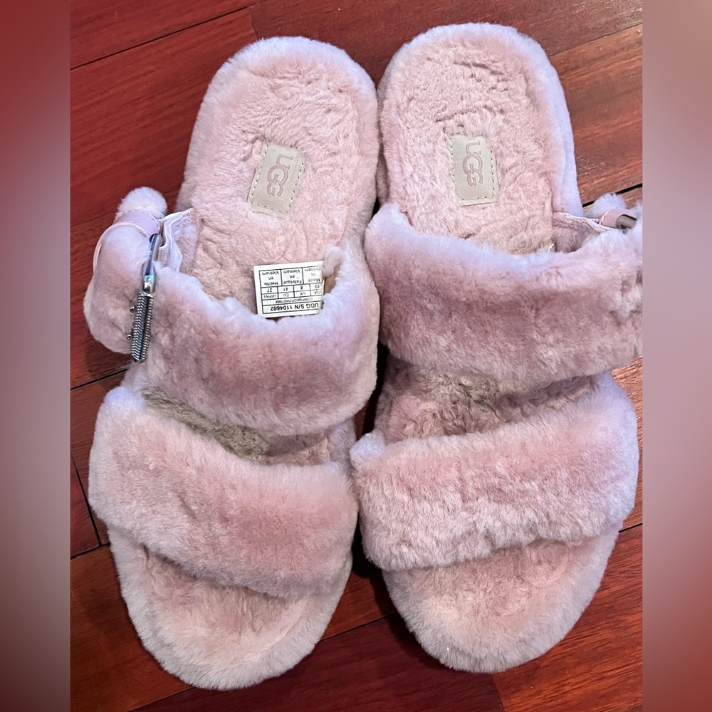 UGG FURRY SLIDES/SLIPPERS SIZE 10 BABY PINK
